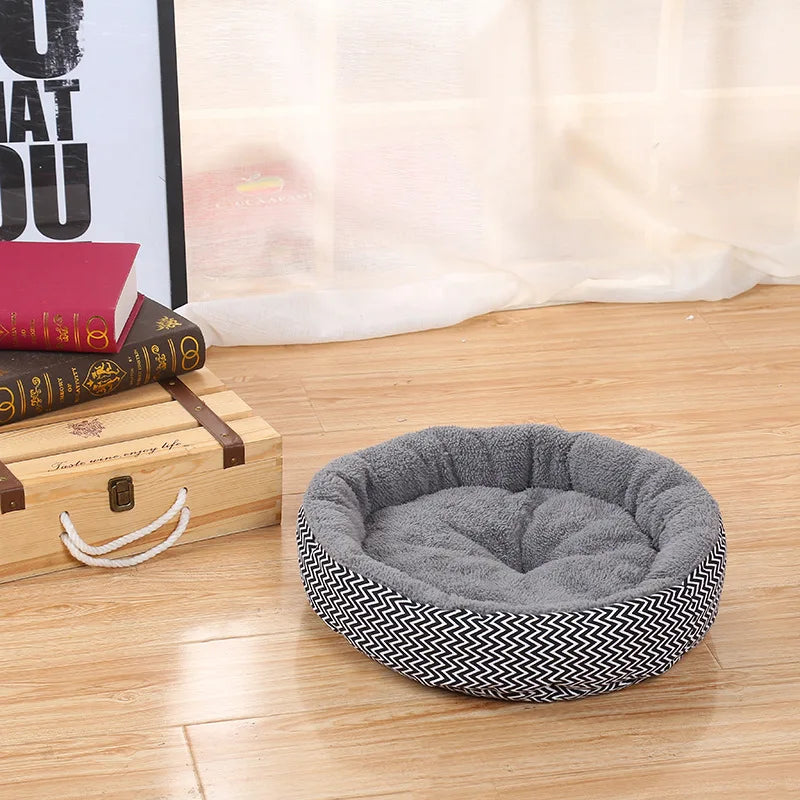Cama Redonda para Perros y Gatos – Cálida, Suave y Antideslizante