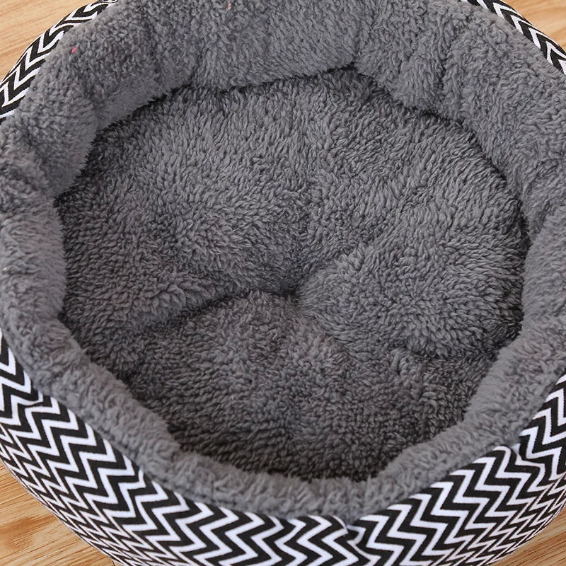 Cama Redonda para Perros y Gatos – Cálida, Suave y Antideslizante
