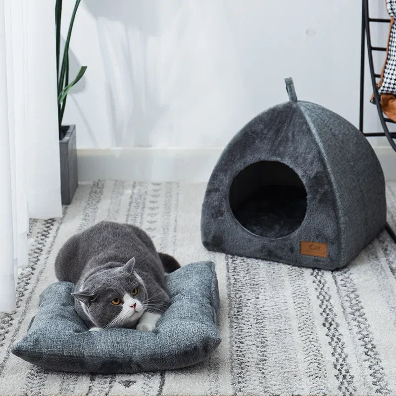 Cueva Semicerrada para Gatos y Perros Pequeños – Cálida, Suave y Antideslizante