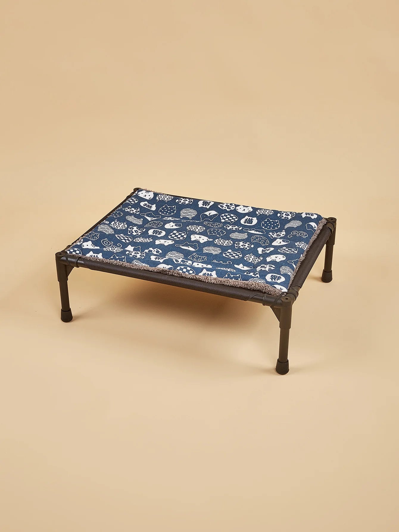 Cama Tipo Tienda para Gatos – Cálida, Confortable y Portátil