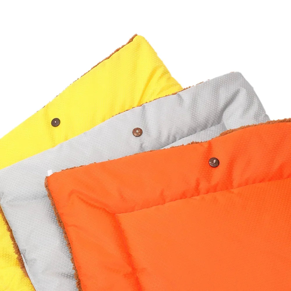 Cama Acolchada para Gatos y Perros Pequeños – Suave, Cálida y Antideslizante