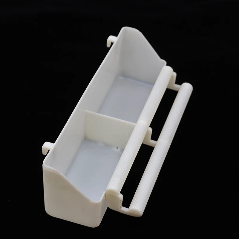 Set de 5 comederos y bebederos de plástico para aves pequeñas