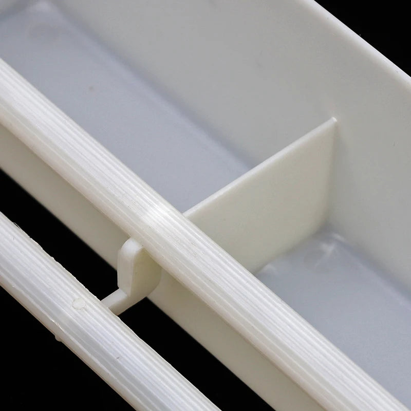 Set de 5 comederos y bebederos de plástico para aves pequeñas