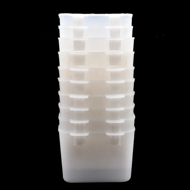 Cuencos de agua de plástico para aves con diferentes capacidades