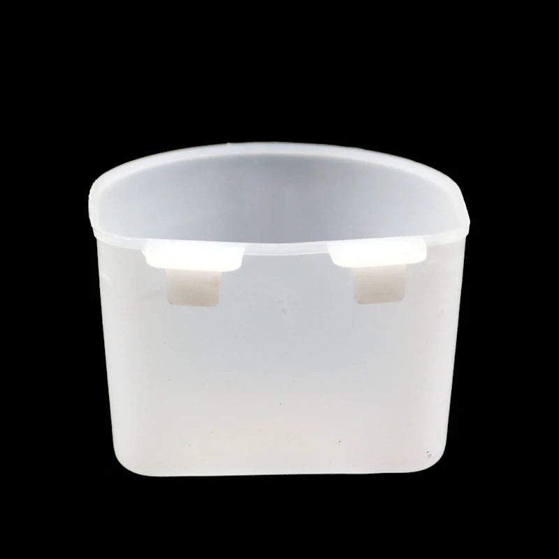 Cuencos de agua de plástico para aves con diferentes capacidades