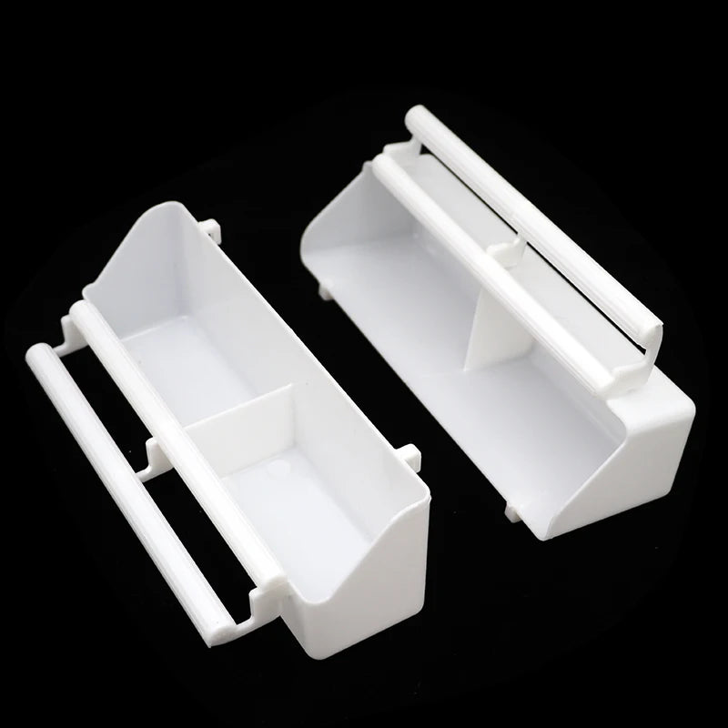 Comedero y bebedero para aves con diseño práctico 2 en 1