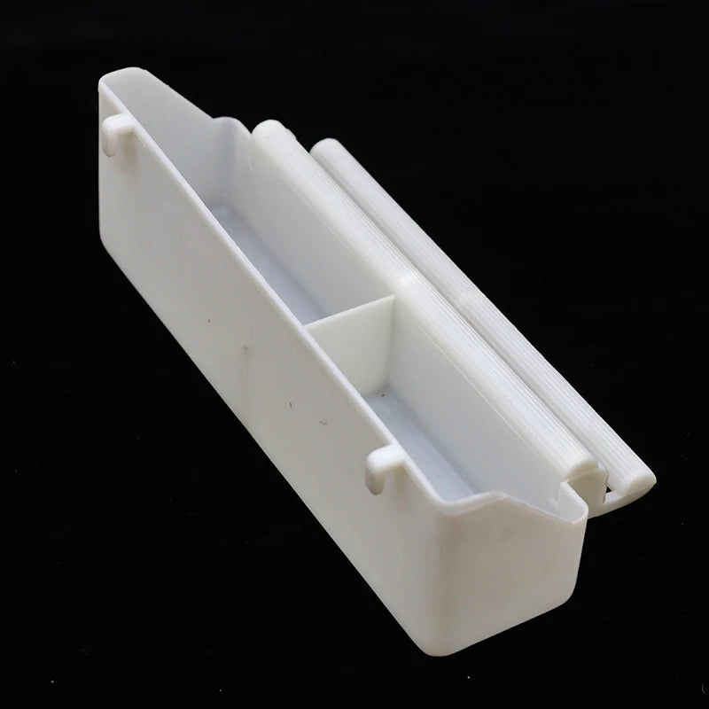 Set de 5 comederos y bebederos de plástico para aves pequeñas