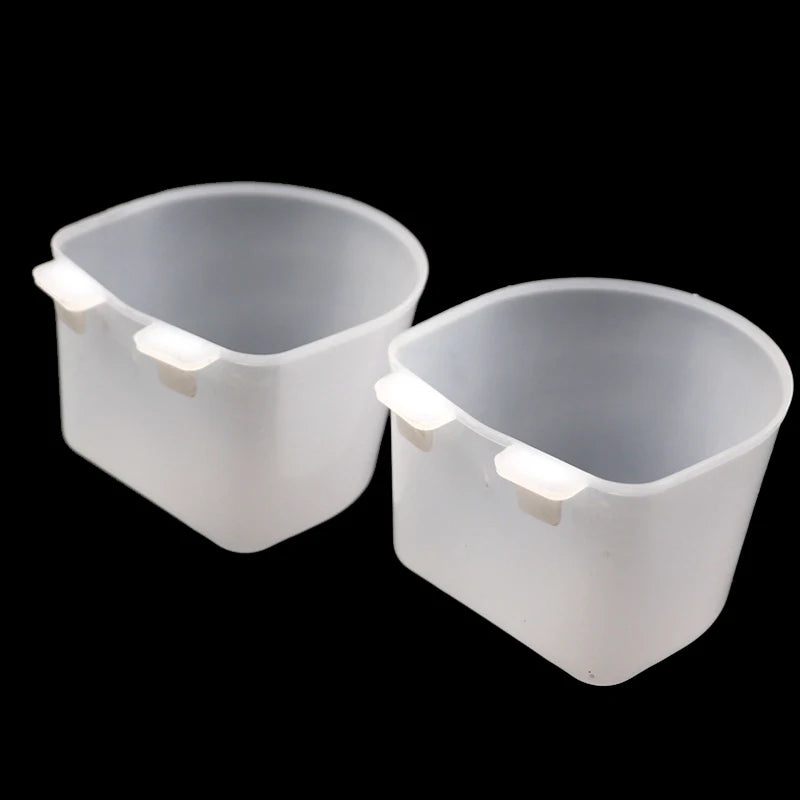 Cuencos de agua de plástico para aves con diferentes capacidades
