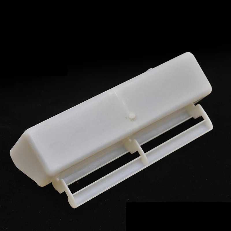 Set de 5 comederos y bebederos de plástico para aves pequeñas