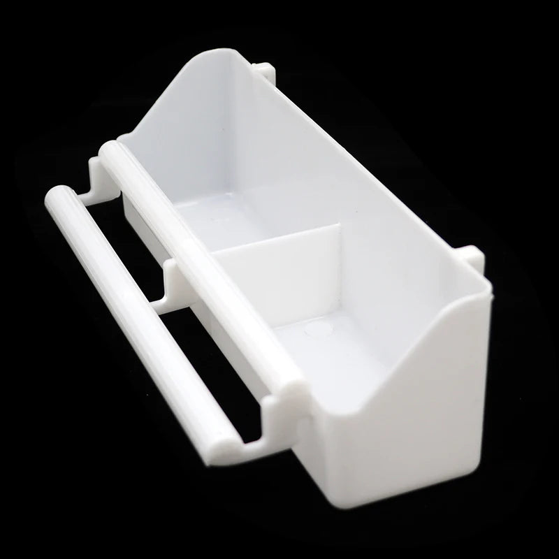 Comedero y bebedero para aves con diseño práctico 2 en 1