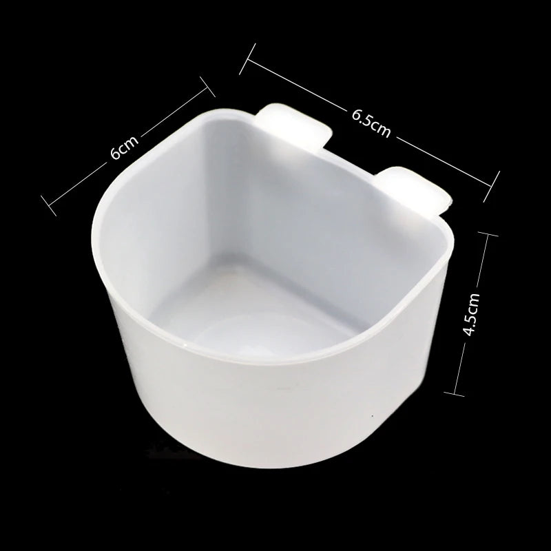 Cuencos de agua de plástico para aves con diferentes capacidades