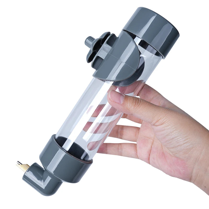 Dispensador de agua de plástico para aves con diseño colgante y fácil de usar