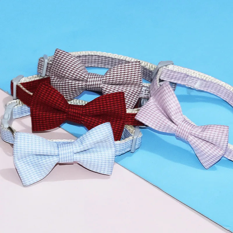 Collar ajustable con lazo y cascabel para gatos y perros - Personalizable y duradero