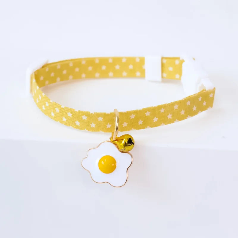 Collar para Gatos con Campana Ajustable y Estilo Tierno – Ligero, Duradero y Con Removible