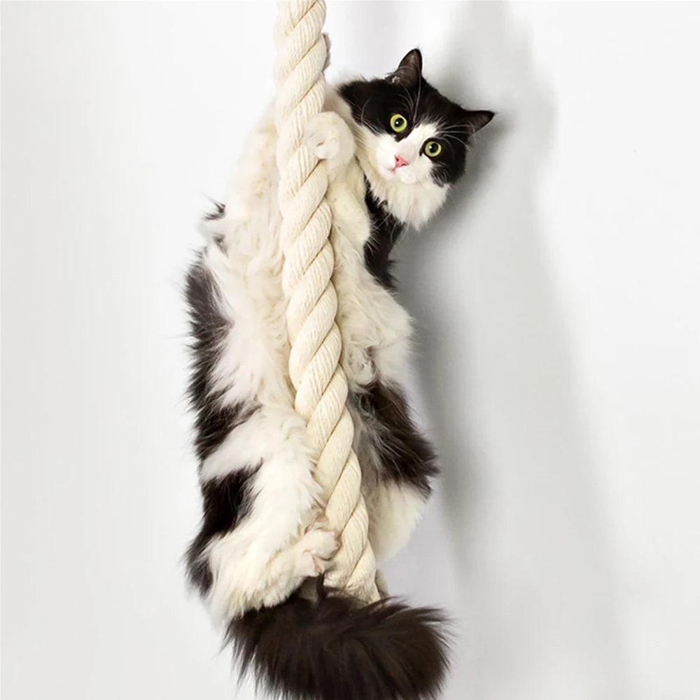 Árbol rascador para gatos con estructura de madera y cuerda de sisal, fácil de montar y resistente