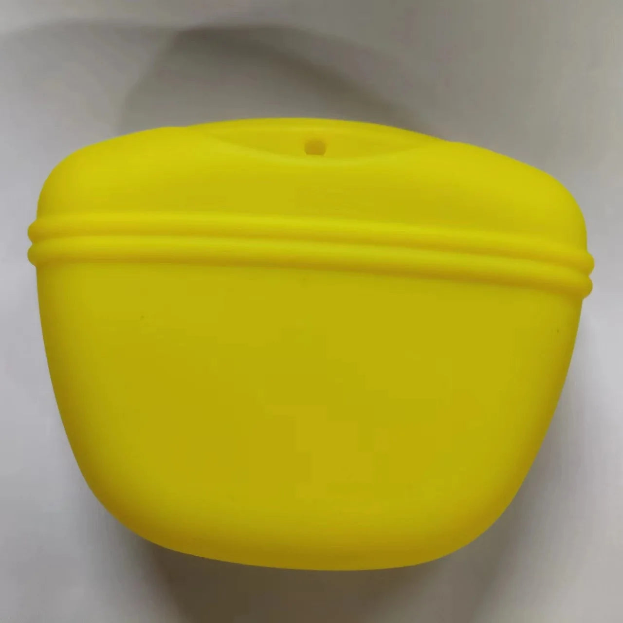 Bolsa de Snacks para Perros en Silicona – Segura, Durable y Portátil