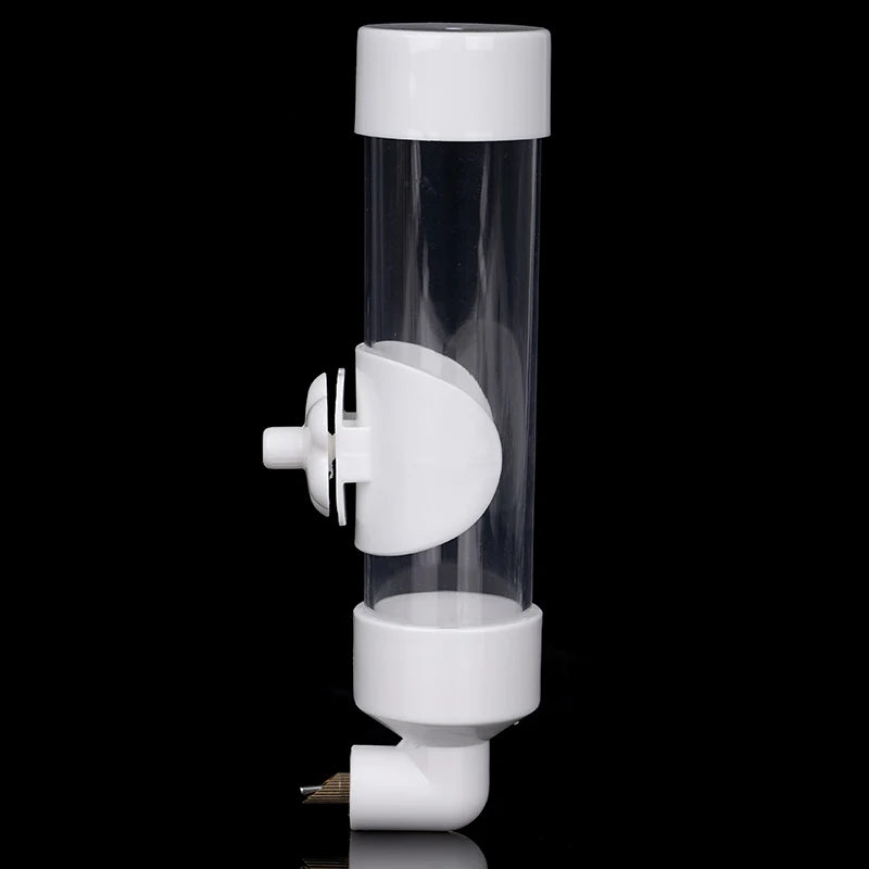 Dispensador de agua de plástico para aves con diseño colgante y fácil de usar