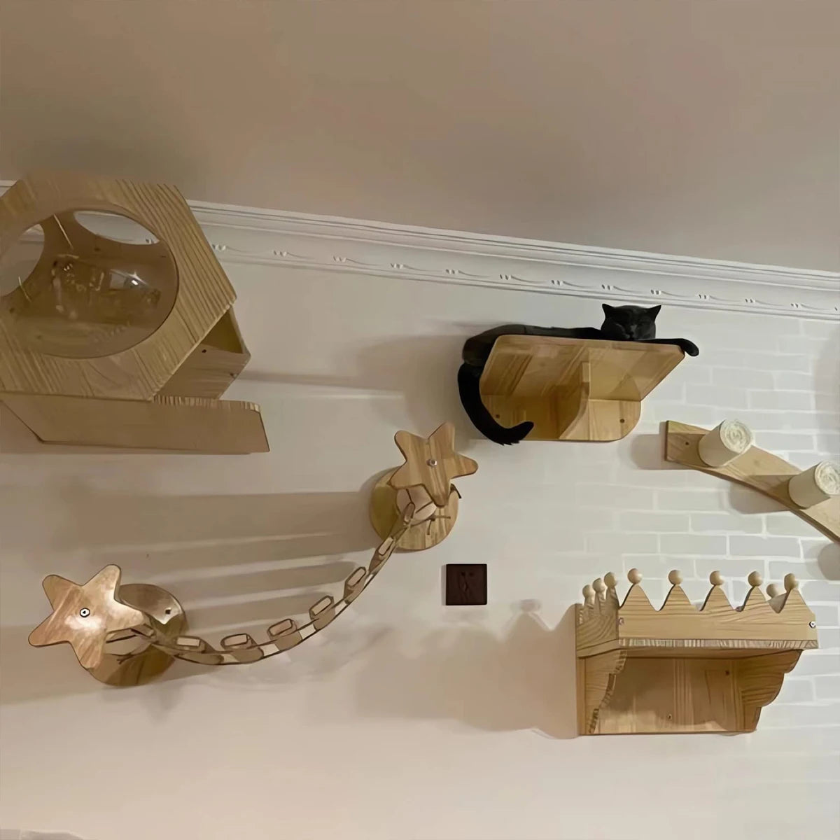 Escalera para gatos de madera con cuerda de sisal, apta para crear espacios de juego y ejercicio