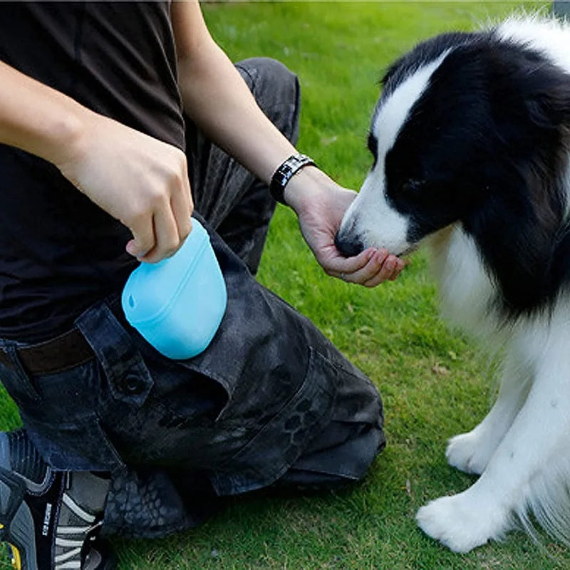 Bolsa de Snacks para Perros en Silicona – Segura, Durable y Portátil