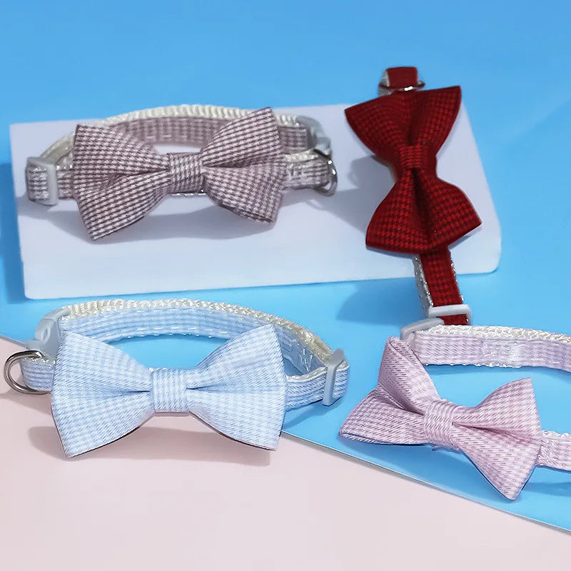 Collar ajustable con lazo y cascabel para gatos y perros - Personalizable y duradero