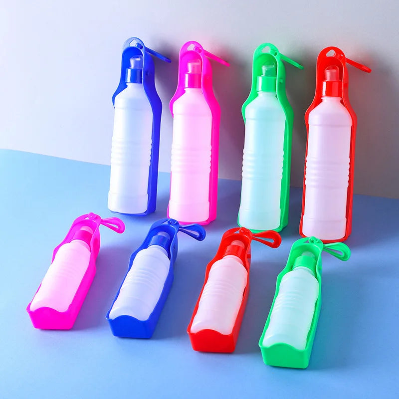 Botella de Agua para Perros - Capacidad de 250ml o 500ml, Material de Plástico, Diseño Universal