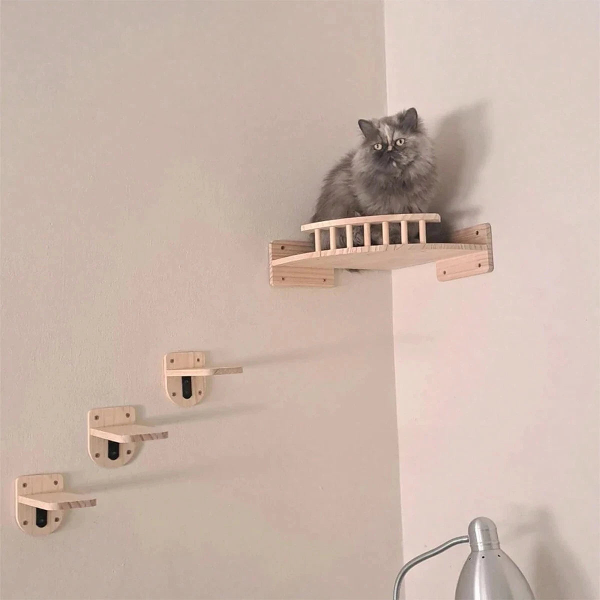 Estanterías y hamaca para gatos con diseño vertical y 3 pasos
